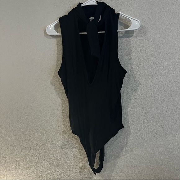 Privacy Please Privacy Please Noni Bodysuit Black size large ribbed plunge neck - Picture 2 of 10